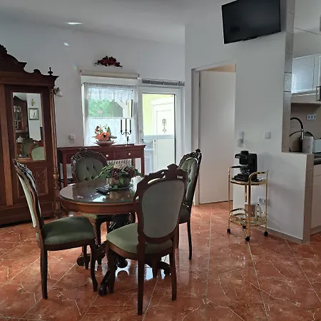 Tavirozsa Apartment